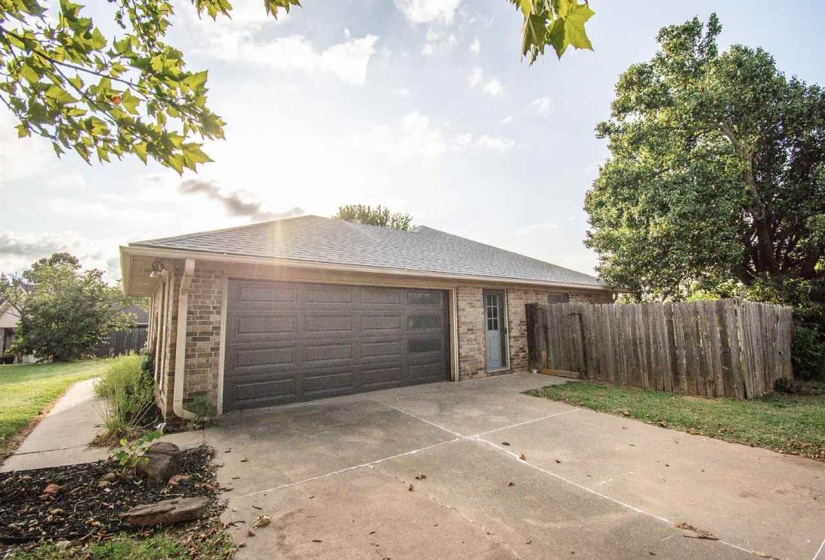 4 Bedrooms Bedrooms, 0 ,2 BathroomsBathrooms,Residential,Single Family,12th,1,132676