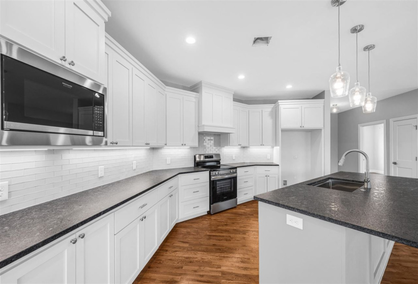 5 Bedrooms Bedrooms, 0 ,2 BathroomsBathrooms,Residential,Single Family,Brookwater Way,1,132677