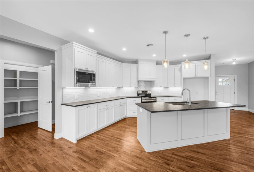 5 Bedrooms Bedrooms, 0 ,2 BathroomsBathrooms,Residential,Single Family,Brookwater Way,1,132677