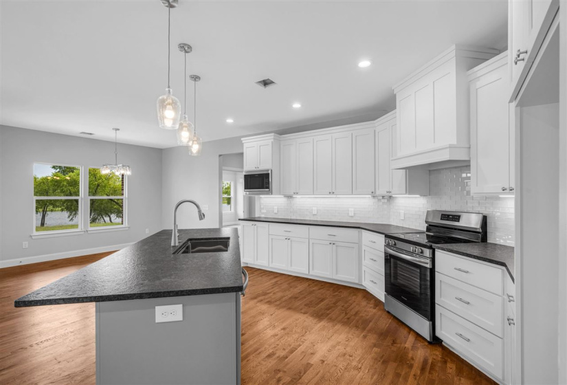 5 Bedrooms Bedrooms, 0 ,2 BathroomsBathrooms,Residential,Single Family,Brookwater Way,1,132677