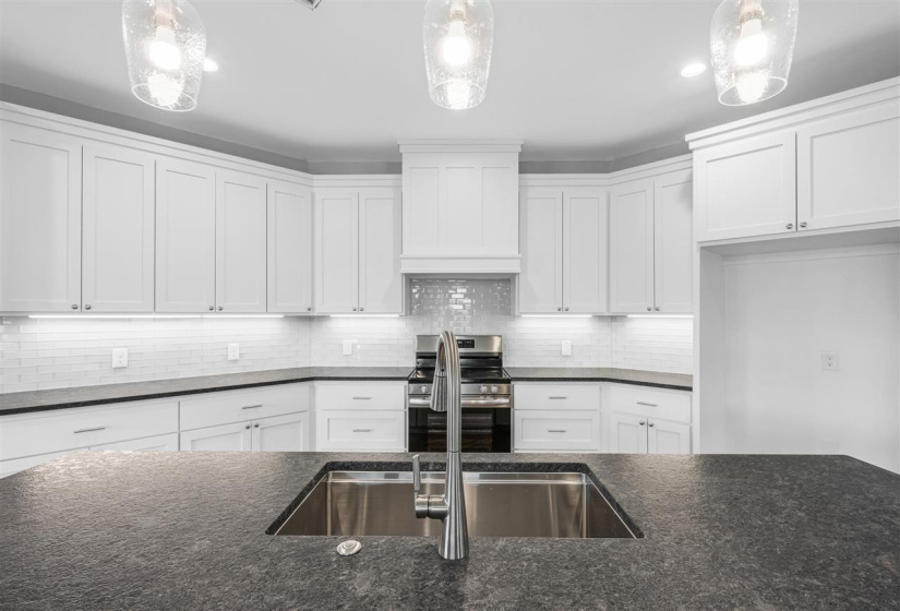 5 Bedrooms Bedrooms, 0 ,2 BathroomsBathrooms,Residential,Single Family,Brookwater Way,1,132677