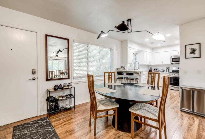 2 Bedrooms Bedrooms, 0 ,2 BathroomsBathrooms,Residential,Condominium/townhouse,Brentwood,1,132688
