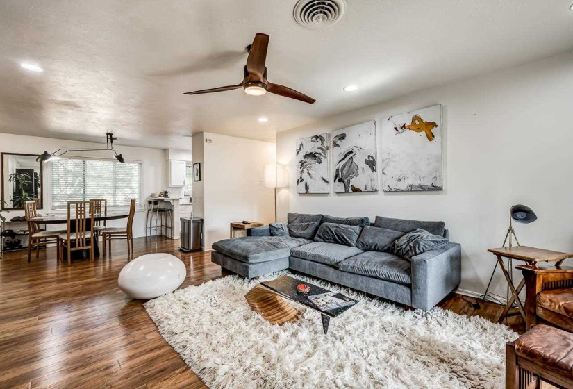 2 Bedrooms Bedrooms, 0 ,2 BathroomsBathrooms,Residential,Condominium/townhouse,Brentwood,1,132688