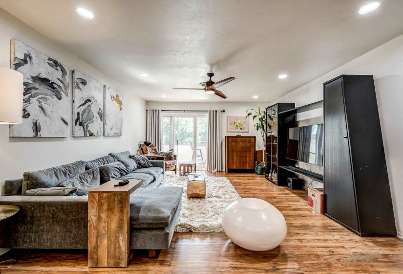 2 Bedrooms Bedrooms, 0 ,2 BathroomsBathrooms,Residential,Condominium/townhouse,Brentwood,1,132688