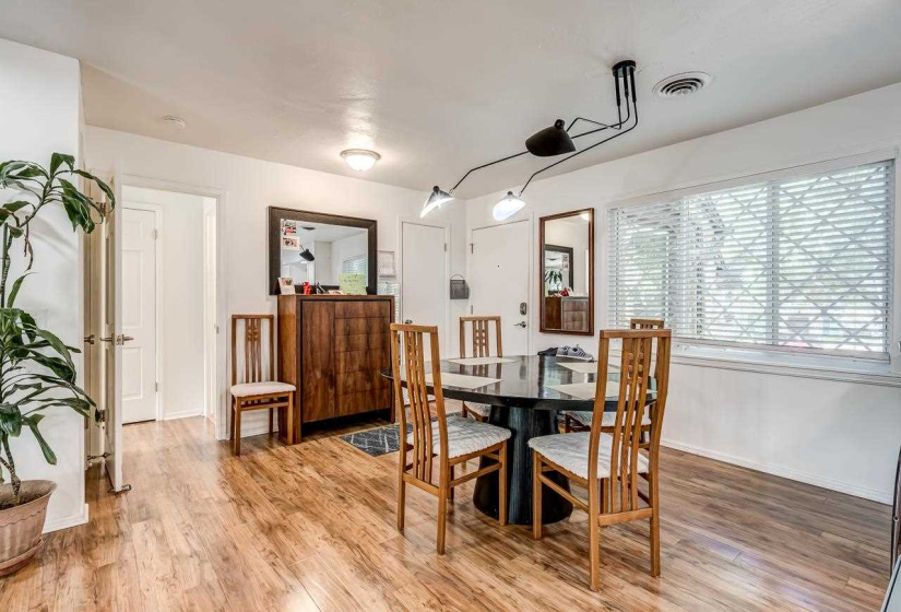 2 Bedrooms Bedrooms, 0 ,2 BathroomsBathrooms,Residential,Condominium/townhouse,Brentwood,1,132688