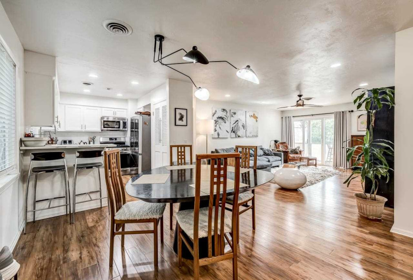 2 Bedrooms Bedrooms, 0 ,2 BathroomsBathrooms,Residential,Condominium/townhouse,Brentwood,1,132688