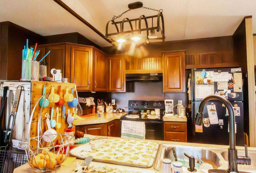 3 Bedrooms Bedrooms, 0 ,2 BathroomsBathrooms,Residential,Single Family,Cox,1,132691