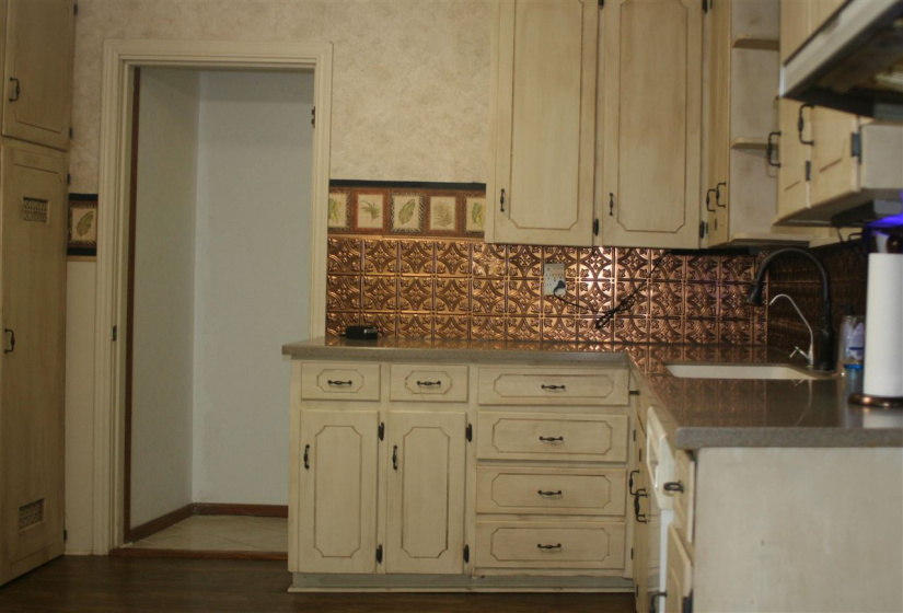 3 Bedrooms Bedrooms, 0 ,2 BathroomsBathrooms,Residential,Single Family,6th,1,132693
