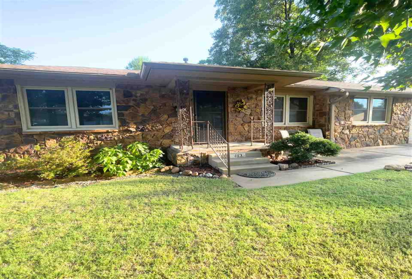 3 Bedrooms Bedrooms, 0 ,2 BathroomsBathrooms,Residential,Single Family,6th,1,132693