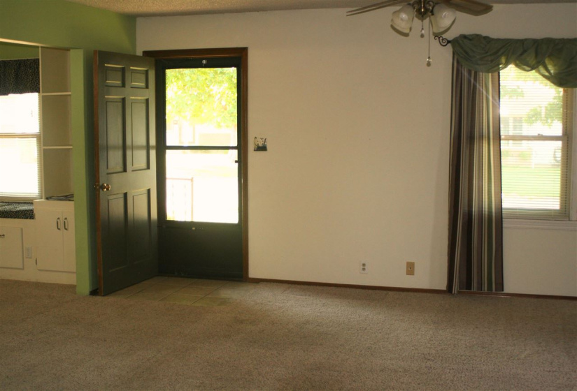 3 Bedrooms Bedrooms, 0 ,2 BathroomsBathrooms,Residential,Single Family,6th,1,132693