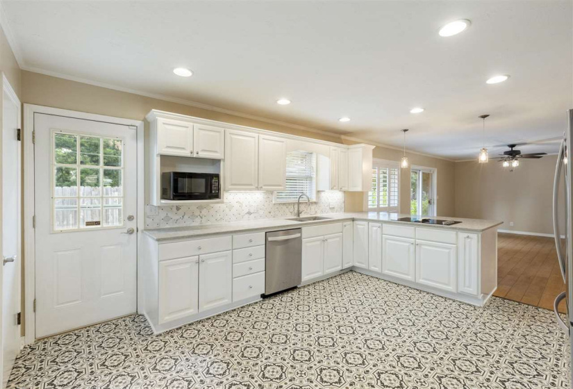 3 Bedrooms Bedrooms, 0 ,2 BathroomsBathrooms,Residential,Single Family,Skyline,1,132695