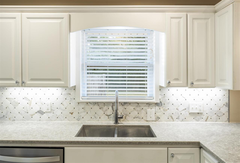 3 Bedrooms Bedrooms, 0 ,2 BathroomsBathrooms,Residential,Single Family,Skyline,1,132695