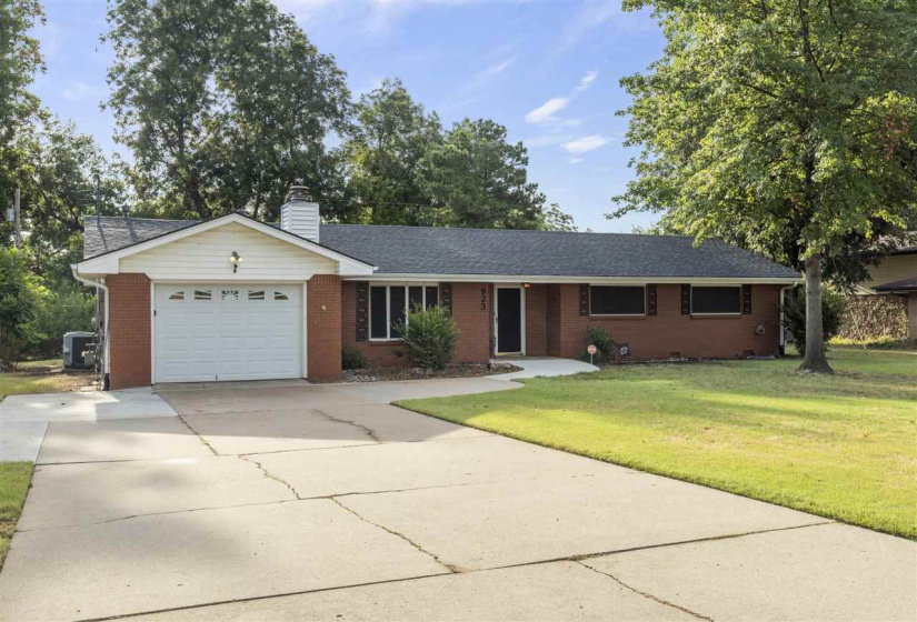 3 Bedrooms Bedrooms, 0 ,2 BathroomsBathrooms,Residential,Single Family,Skyline,1,132695