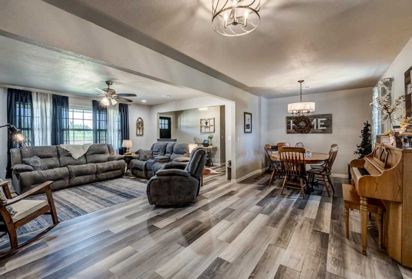 4 Bedrooms Bedrooms, 0 ,2 BathroomsBathrooms,Residential,Single Family,Lakeview,1,132703