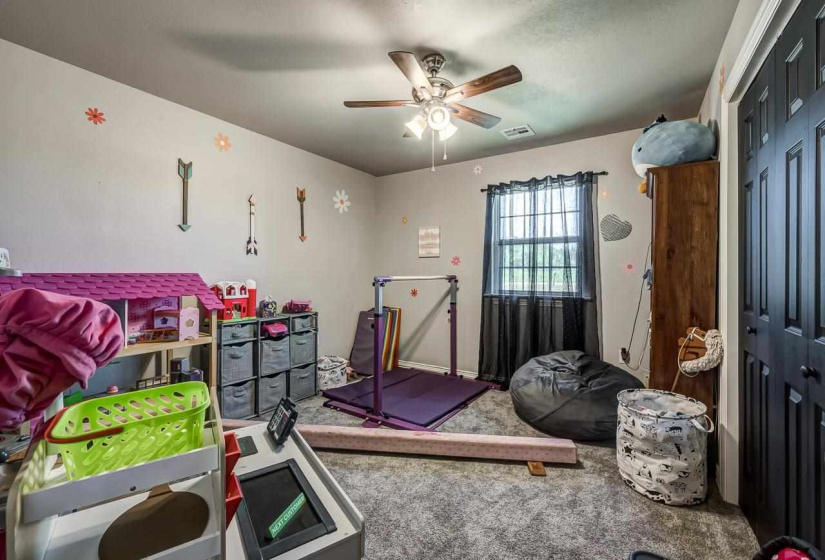 4 Bedrooms Bedrooms, 0 ,2 BathroomsBathrooms,Residential,Single Family,Lakeview,1,132703