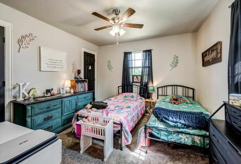 4 Bedrooms Bedrooms, 0 ,2 BathroomsBathrooms,Residential,Single Family,Lakeview,1,132703