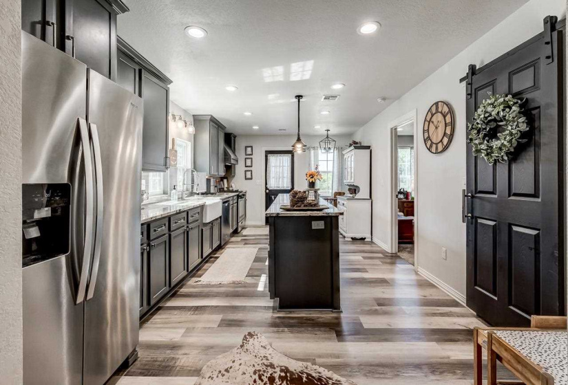 4 Bedrooms Bedrooms, 0 ,2 BathroomsBathrooms,Residential,Single Family,Lakeview,1,132703