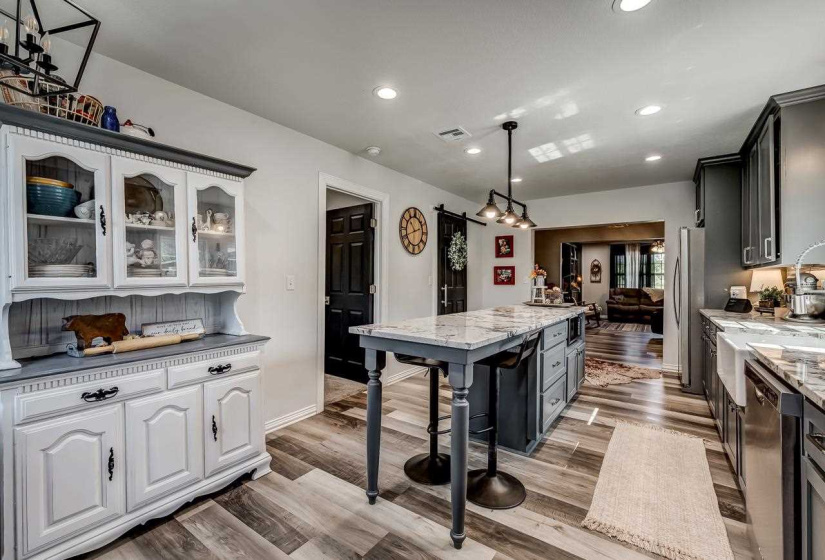 4 Bedrooms Bedrooms, 0 ,2 BathroomsBathrooms,Residential,Single Family,Lakeview,1,132703