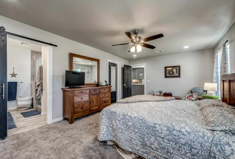 4 Bedrooms Bedrooms, 0 ,2 BathroomsBathrooms,Residential,Single Family,Lakeview,1,132703