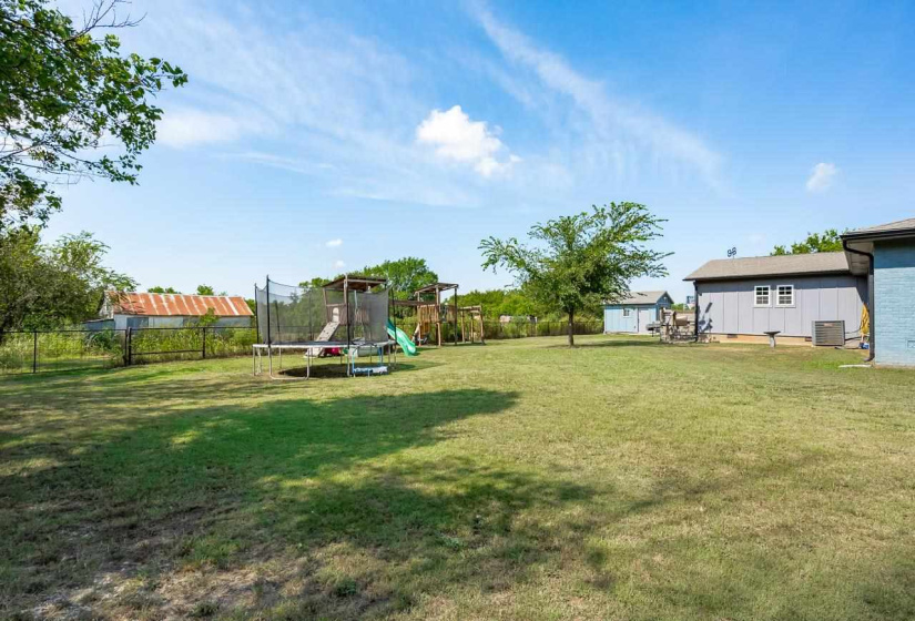 4 Bedrooms Bedrooms, 0 ,2 BathroomsBathrooms,Residential,Single Family,Lakeview,1,132703