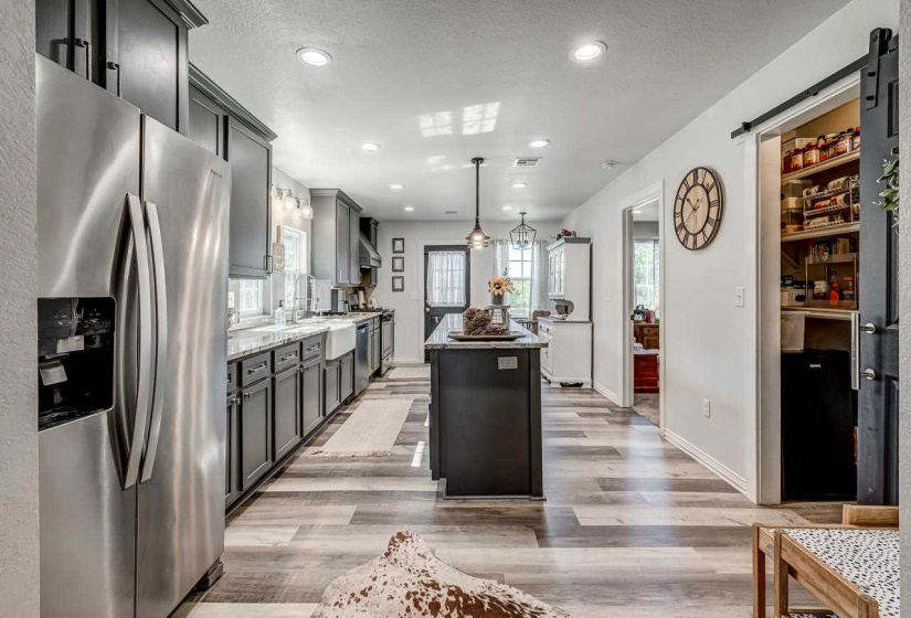 4 Bedrooms Bedrooms, 0 ,2 BathroomsBathrooms,Residential,Single Family,Lakeview,1,132703
