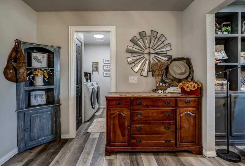 4 Bedrooms Bedrooms, 0 ,2 BathroomsBathrooms,Residential,Single Family,Lakeview,1,132703