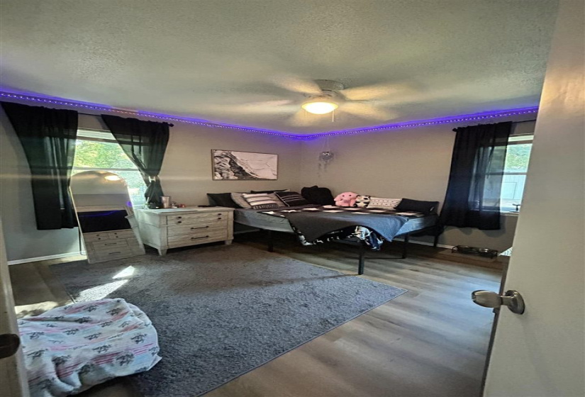 6 Bedrooms Bedrooms, 0 ,3 BathroomsBathrooms,Residential,Single Family,Eaton,1,132709