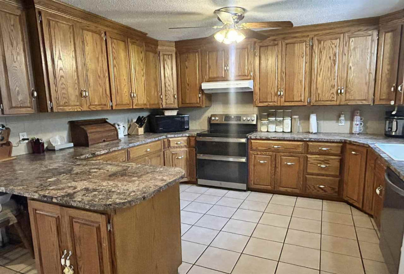 6 Bedrooms Bedrooms, 0 ,3 BathroomsBathrooms,Residential,Single Family,Eaton,1,132709
