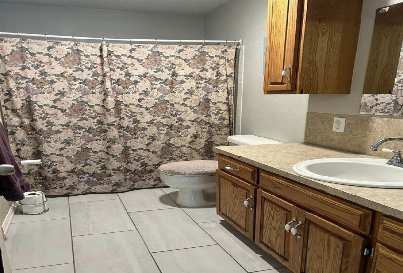 6 Bedrooms Bedrooms, 0 ,3 BathroomsBathrooms,Residential,Single Family,Eaton,1,132709