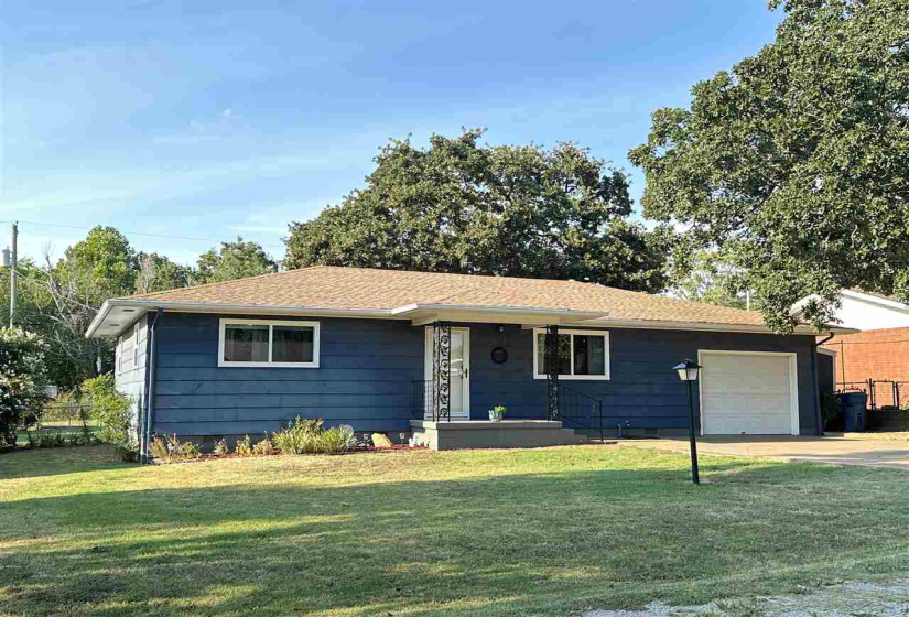 2 Bedrooms Bedrooms, 0 ,1 BathroomBathrooms,Residential,Single Family,Hillcrest,1,132720
