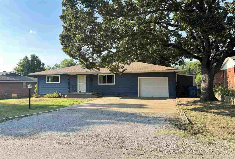 2 Bedrooms Bedrooms, 0 ,1 BathroomBathrooms,Residential,Single Family,Hillcrest,1,132720