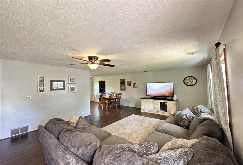 2 Bedrooms Bedrooms, 0 ,1 BathroomBathrooms,Residential,Single Family,Hillcrest,1,132720