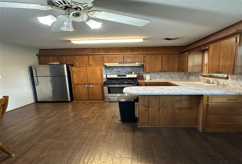 2 Bedrooms Bedrooms, 0 ,1 BathroomBathrooms,Residential,Single Family,Hillcrest,1,132720