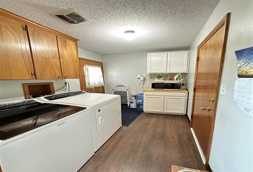 2 Bedrooms Bedrooms, 0 ,1 BathroomBathrooms,Residential,Single Family,Hillcrest,1,132720