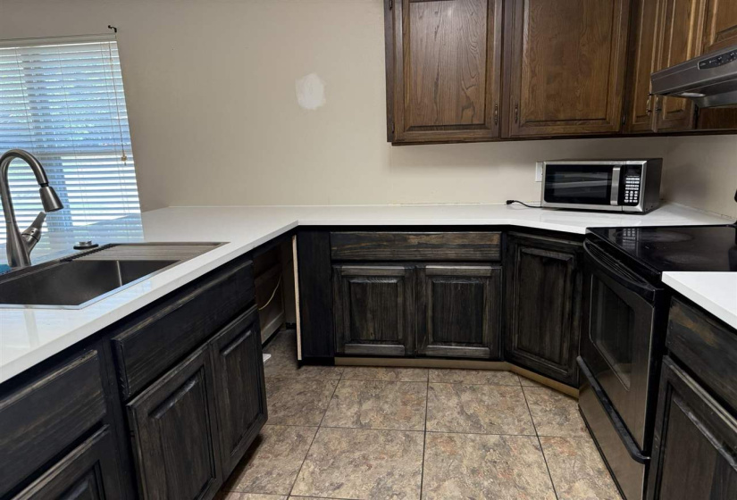3 Bedrooms Bedrooms, 0 ,2 BathroomsBathrooms,Residential,Single Family,Surrey,1,132721