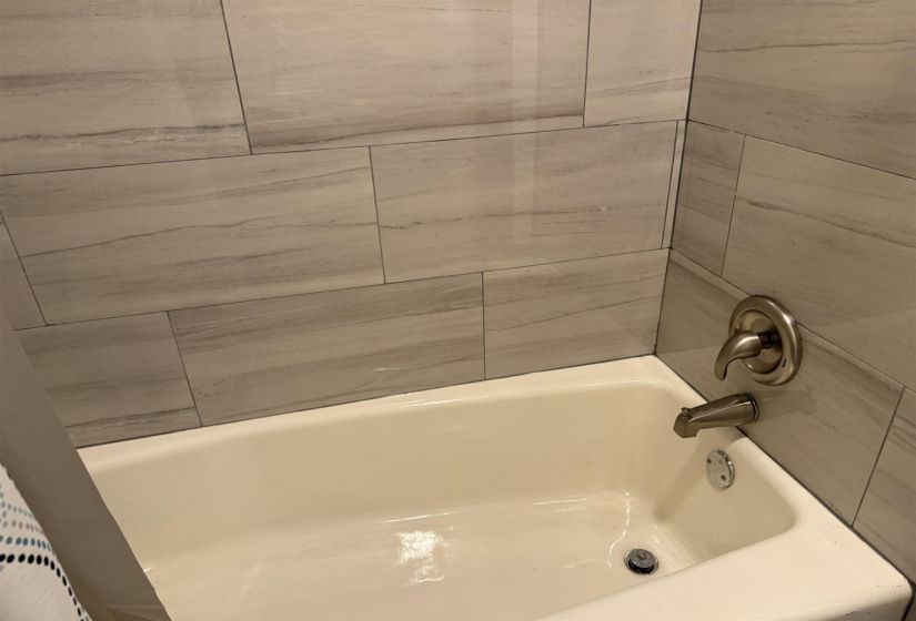 3 Bedrooms Bedrooms, 0 ,2 BathroomsBathrooms,Residential,Single Family,Surrey,1,132721
