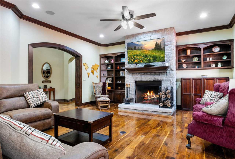 5 Bedrooms Bedrooms, 0 ,4 BathroomsBathrooms,Residential,Single Family,Range,1.5,132722