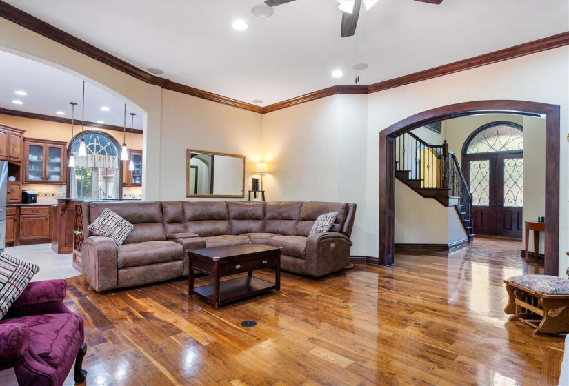 5 Bedrooms Bedrooms, 0 ,4 BathroomsBathrooms,Residential,Single Family,Range,1.5,132722
