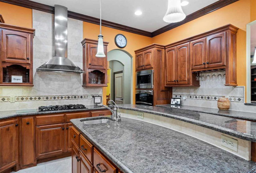5 Bedrooms Bedrooms, 0 ,4 BathroomsBathrooms,Residential,Single Family,Range,1.5,132722