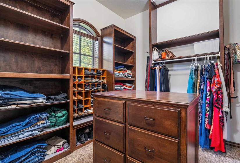5 Bedrooms Bedrooms, 0 ,4 BathroomsBathrooms,Residential,Single Family,Range,1.5,132722