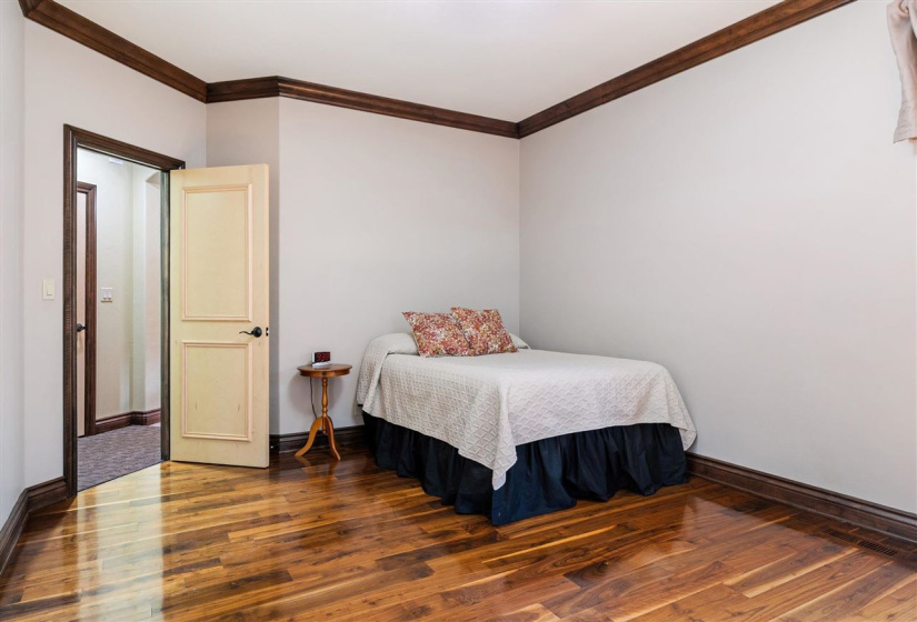 5 Bedrooms Bedrooms, 0 ,4 BathroomsBathrooms,Residential,Single Family,Range,1.5,132722