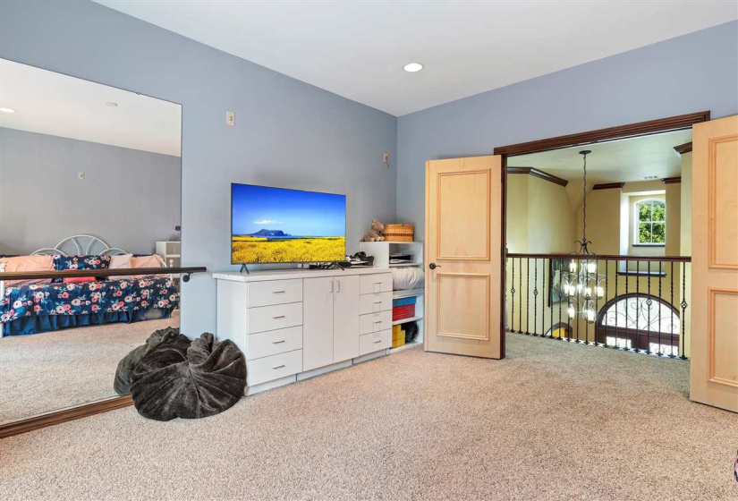 5 Bedrooms Bedrooms, 0 ,4 BathroomsBathrooms,Residential,Single Family,Range,1.5,132722