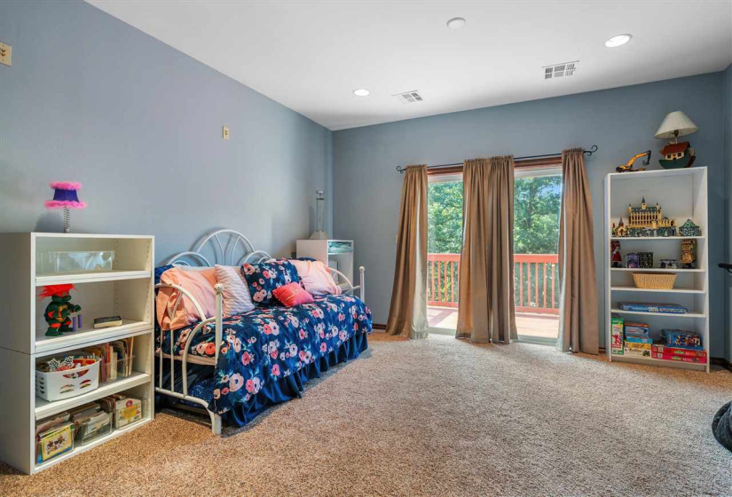 5 Bedrooms Bedrooms, 0 ,4 BathroomsBathrooms,Residential,Single Family,Range,1.5,132722