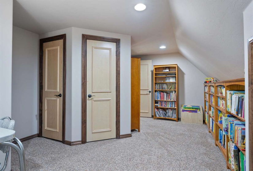5 Bedrooms Bedrooms, 0 ,4 BathroomsBathrooms,Residential,Single Family,Range,1.5,132722