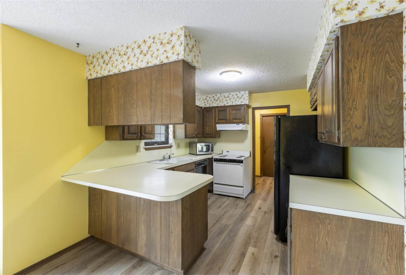 3 Bedrooms Bedrooms, 0 ,2 BathroomsBathrooms,Residential,Single Family,Husband,1,132725