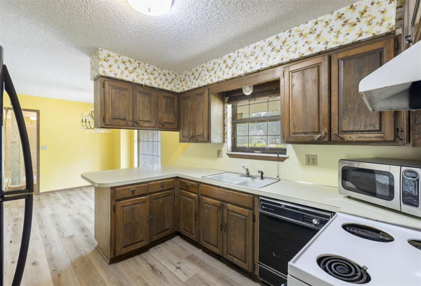 3 Bedrooms Bedrooms, 0 ,2 BathroomsBathrooms,Residential,Single Family,Husband,1,132725