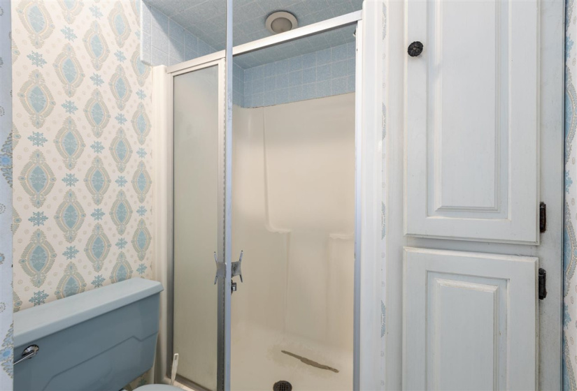 3 Bedrooms Bedrooms, 0 ,2 BathroomsBathrooms,Residential,Single Family,Husband,1,132725