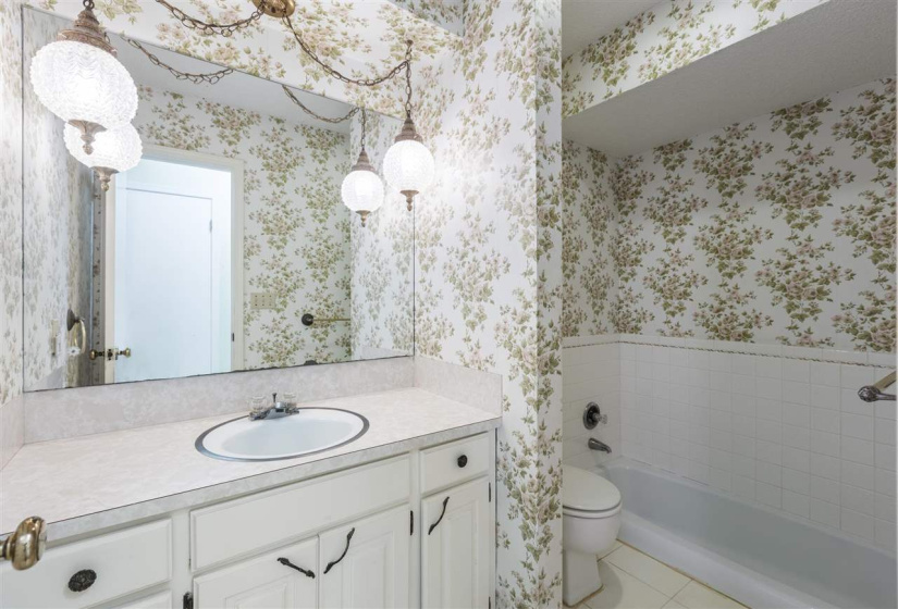3 Bedrooms Bedrooms, 0 ,2 BathroomsBathrooms,Residential,Single Family,Husband,1,132725