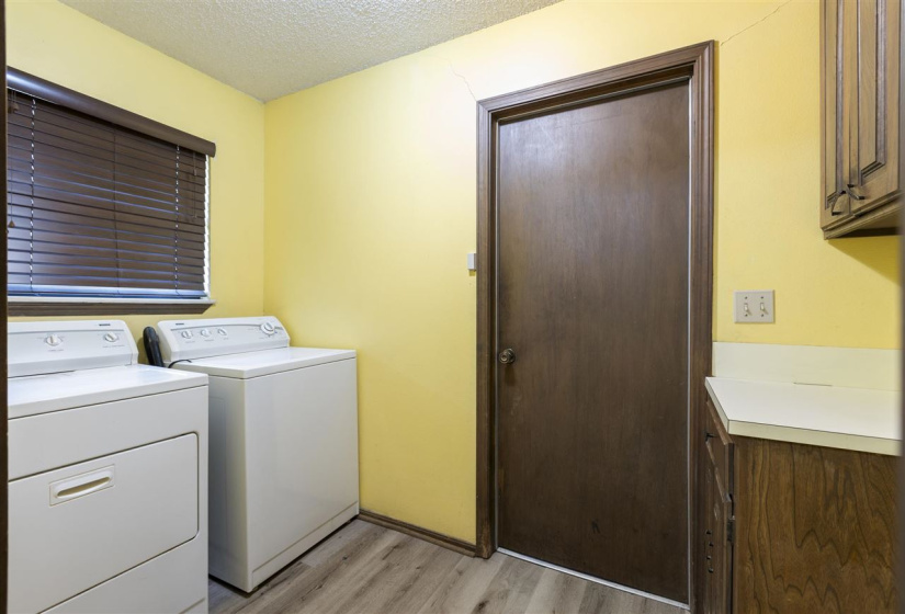 3 Bedrooms Bedrooms, 0 ,2 BathroomsBathrooms,Residential,Single Family,Husband,1,132725
