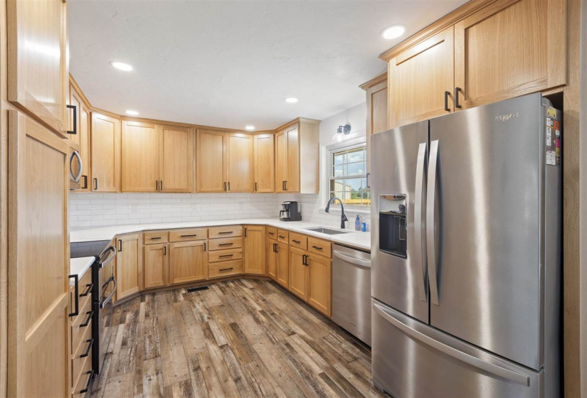 3 Bedrooms Bedrooms, 0 ,2 BathroomsBathrooms,Residential,Single Family,Frontier,1,132727